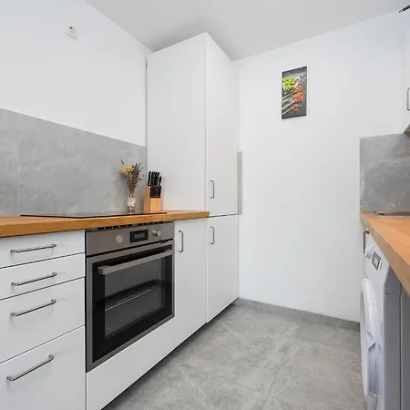 Lägenhet Awesome In With Wifi Zadar