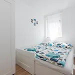 Lejlighed 2 Bedroom Amazing Apartment In Zadar